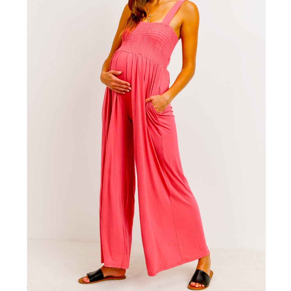 NWT maternity jumpsuit - Coral
